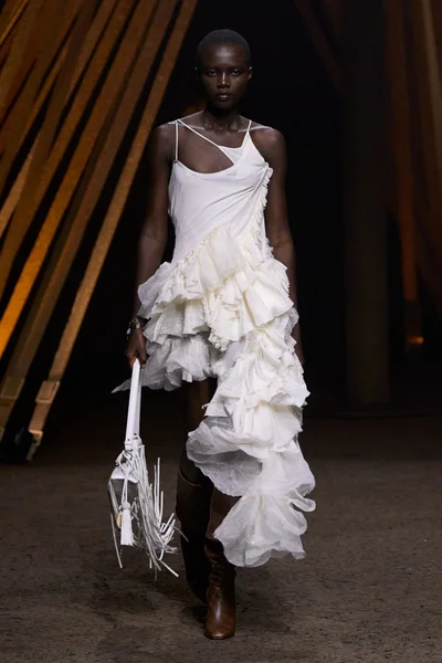 Look 17